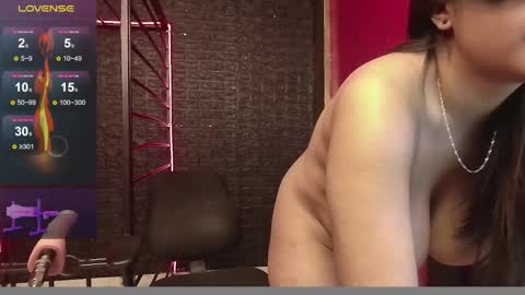 Snapshot of rubi_boobs_ chatting on October 1, 3:39 pm Rubi online show from October 1, 3:39 pm