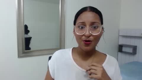 rubi_diamondk online show from April 3, 1:14 am