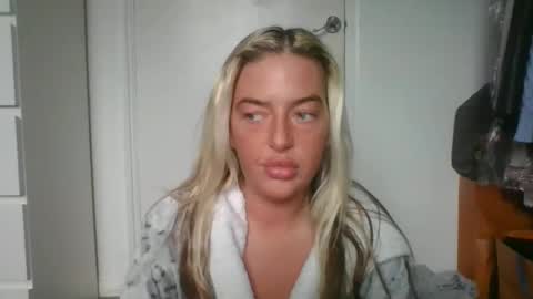 rubyredxxxoxxx online show from December 30, 8:43 am