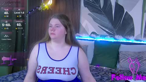 Snapshot of rubyvalen chatting on December 12, 1:21 am Ruby online show from December 12, 1:21 am