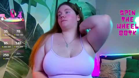 Snapshot of rubyvalen chatting on September 30, 1:33 am Ruby online show from September 30, 1:33 am