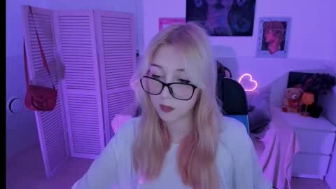 Snapshot of rubyybennett chatting on September 27, 7:15 am rubyybennett online show from September 27, 7:15 am