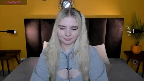 ruthbryant online show from November 25, 2:47 am