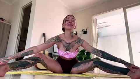 Ayza online show from March 12, 4:59 am