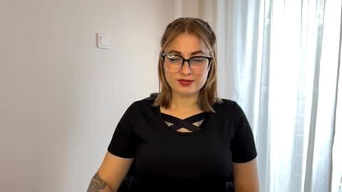 Snapshot of ruthless_111 chatting on October 8, 1:26 pm Nika online show from October 8, 1:26 pm