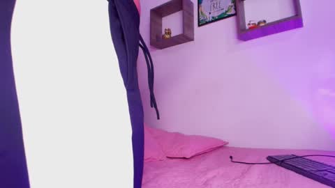 Snapshot of s_samanthax chatting on March 2, 3:02 am Samantha online show from March 2, 3:02 am