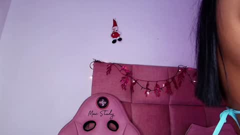 Snapshot of s_samanthax chatting on December 13, 3:05 am Samantha online show from December 13, 3:05 am