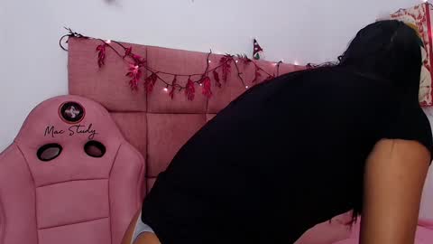 Snapshot of s_samanthax chatting on December 10, 2:59 am Samantha online show from December 10, 2:59 am