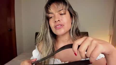 Leslie Beltrn online show from February 20, 2:07 am