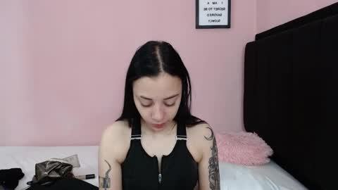 Snapshot of sabbrand_ chatting on September 30, 4:12 pm online show from September 30, 4:12 pm