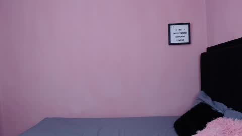 Snapshot of sabbrand_ chatting on September 18, 7:34 pm online show from September 18, 7:34 pm