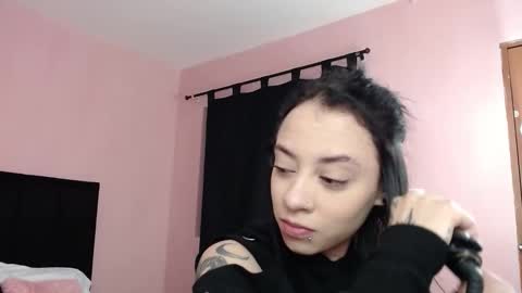 Snapshot of sabbrand_ chatting on September 16, 7:11 pm online show from September 16, 7:11 pm