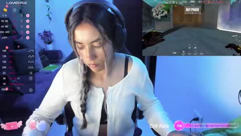 Snapshot of sabrina_chester_02 chatting on March 6, 12:10 am Angie online show from March 6, 12:10 am