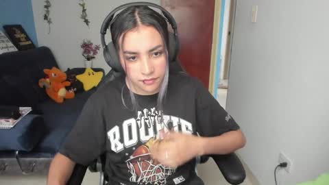 Snapshot of sabrina_chester_02 chatting on January 10, 8:04 pm Angie online show from January 10, 8:04 pm