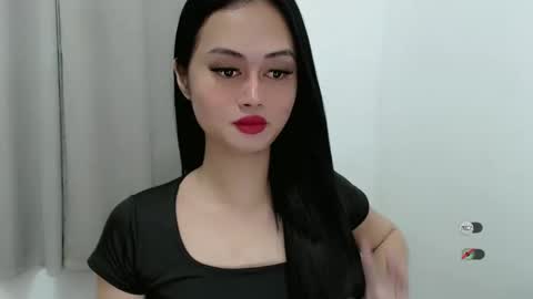 Snapshot of sabrina_inviting chatting on February 13, 10:43 pm Sabrina online show from February 13, 10:43 pm