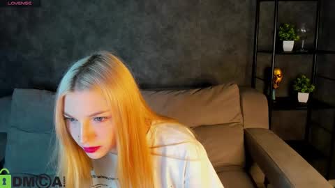 sabrina_moun online show from October 18, 9:23 am