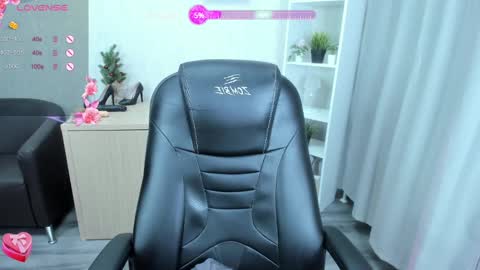 Snapshot of sabrina_sven chatting on January 14, 9:09 pm GMT7TueWedThuFriSatSun 0100am-0700am online show from January 14, 9:09 pm