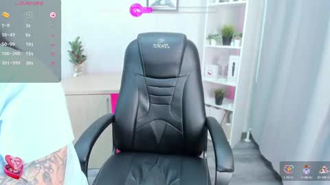 Snapshot of sabrina_sven chatting on December 25, 8:39 pm GMT7TueWedThuFriSatSun 0100am-0700am online show from December 25, 8:39 pm