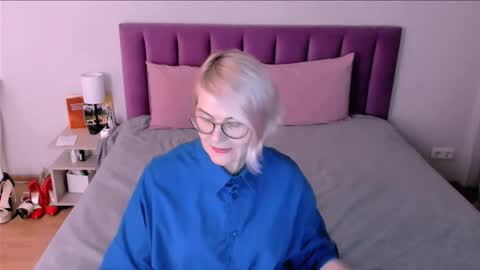 Sabrina MacMarren online show from December 2, 3:14 pm