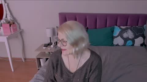 Snapshot of sabrinamacmarren chatting on January 26, 4:51 pm Sabrina MacMarren online show from January 26, 4:51 pm