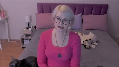 Snapshot of sabrinamacmarren chatting on March 9, 4:11 pm Sabrina MacMarren online show from March 9, 4:11 pm