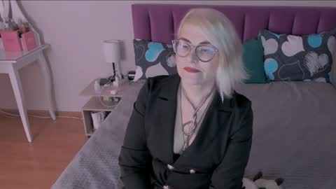 Snapshot of sabrinamacmarren chatting on January 23, 6:24 pm Sabrina MacMarren online show from January 23, 6:24 pm