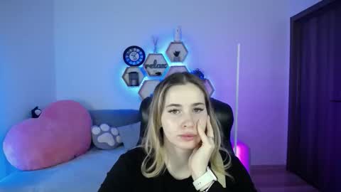 Sabrina Violet online show from February 15, 9:08 am