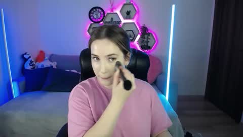 Snapshot of sabrinviolet chatting on September 24, 8:13 am Sabrina Violet online show from September 24, 8:13 am