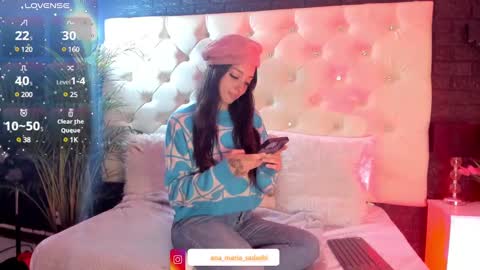 Snapshot of sadashi_moon chatting on January 29, 12:43 am online show from January 29, 12:43 am