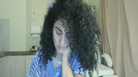 Queen online show from November 30, 4:44 pm