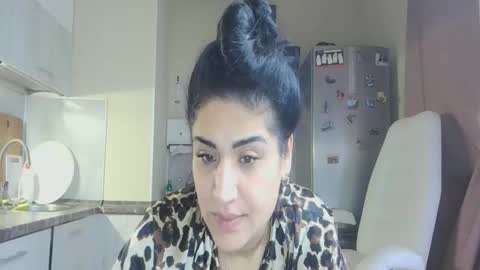 Queen online show from November 10, 10:43 am