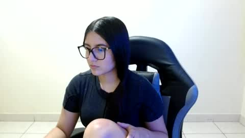 Sahaliefox  online show from June 16, 6:09 pm