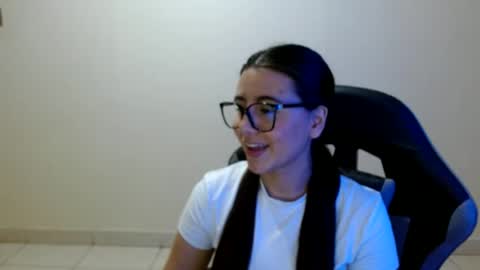 Sahaliefox  online show from June 30, 9:14 pm