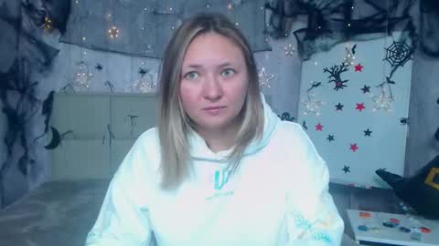 Snapshot of sallyverda chatting on October 21, 5:50 pm Sally online show from October 21, 5:50 pm
