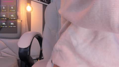 Snapshot of salome__evans chatting on December 2, 8:20 pm salome__evans online show from December 2, 8:20 pm