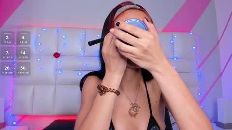 Snapshot of salome_rouse chatting on February 3, 8:24 pm Salome Rose online show from February 3, 8:24 pm