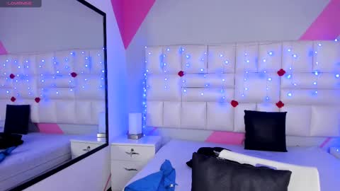 Snapshot of salome_rouse chatting on March 5, 8:12 pm Salome Rose online show from March 5, 8:12 pm