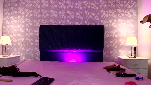 salome_simonz online show from August 9, 2:31 pm