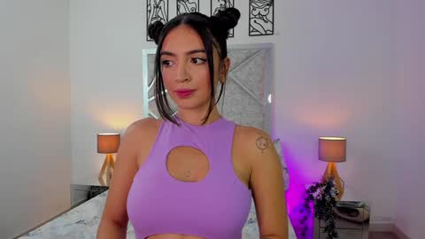 salomedyla online show from January 31, 11:45 pm