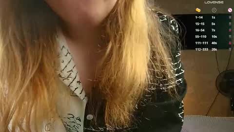 Snapshot of salut_love chatting on October 17, 3:59 pm Ruby online show from October 17, 3:59 pm