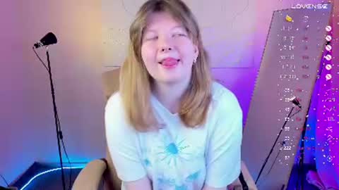 Snapshot of salut_love chatting on February 21, 2:38 pm Ruby online show from February 21, 2:38 pm