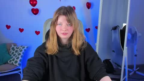Snapshot of salut_love chatting on February 13, 3:35 pm Ruby online show from February 13, 3:35 pm
