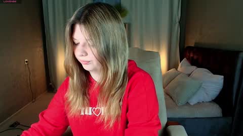 Snapshot of salut_love chatting on December 3, 3:44 pm Ruby online show from December 3, 3:44 pm