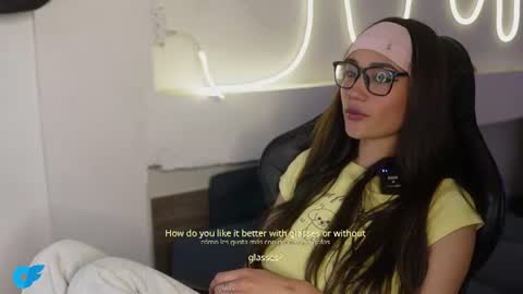Stefana    or    Samchispas online show from July 20, 2:14 am