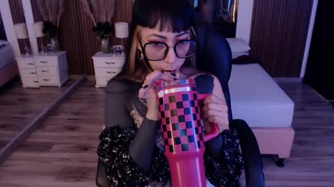 SAM MANSON online show from October 22, 2:11 pm