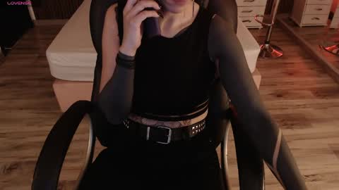 SAM MANSON online show from April 18, 7:07 pm