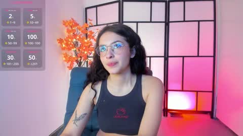Snapshot of sam_pay chatting on October 1, 1:05 pm Sam online show from October 1, 1:05 pm