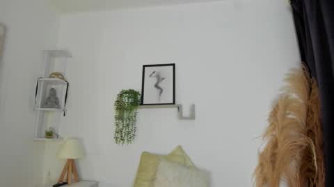 Snapshot of samanta_monroe4 chatting on October 6, 1:44 am samanta online show from October 6, 1:44 am