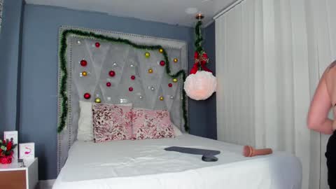 Snapshot of samantamaturehot chatting on January 4, 7:44 pm Samanta... online show from January 4, 7:44 pm