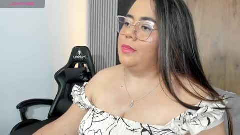 Snapshot of samantha29x_ chatting on October 16, 1:25 pm S A M M Y online show from October 16, 1:25 pm